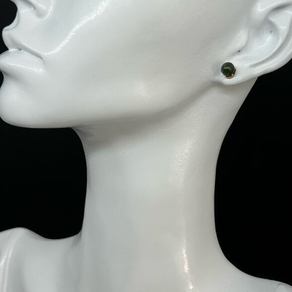 Vintage Green Ball Stud Earrings with Gold-Tone Posts 1950s Classic Jewelry - Picture 2 of 8